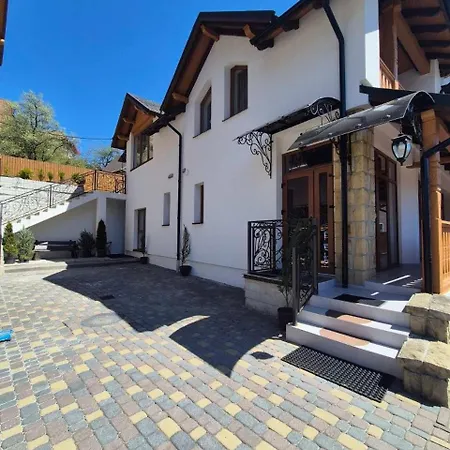 княжий двір Hotel 4*